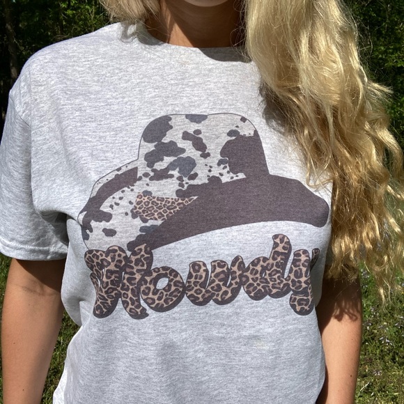 Howdy Graphic Tee - Picture 5 of 9